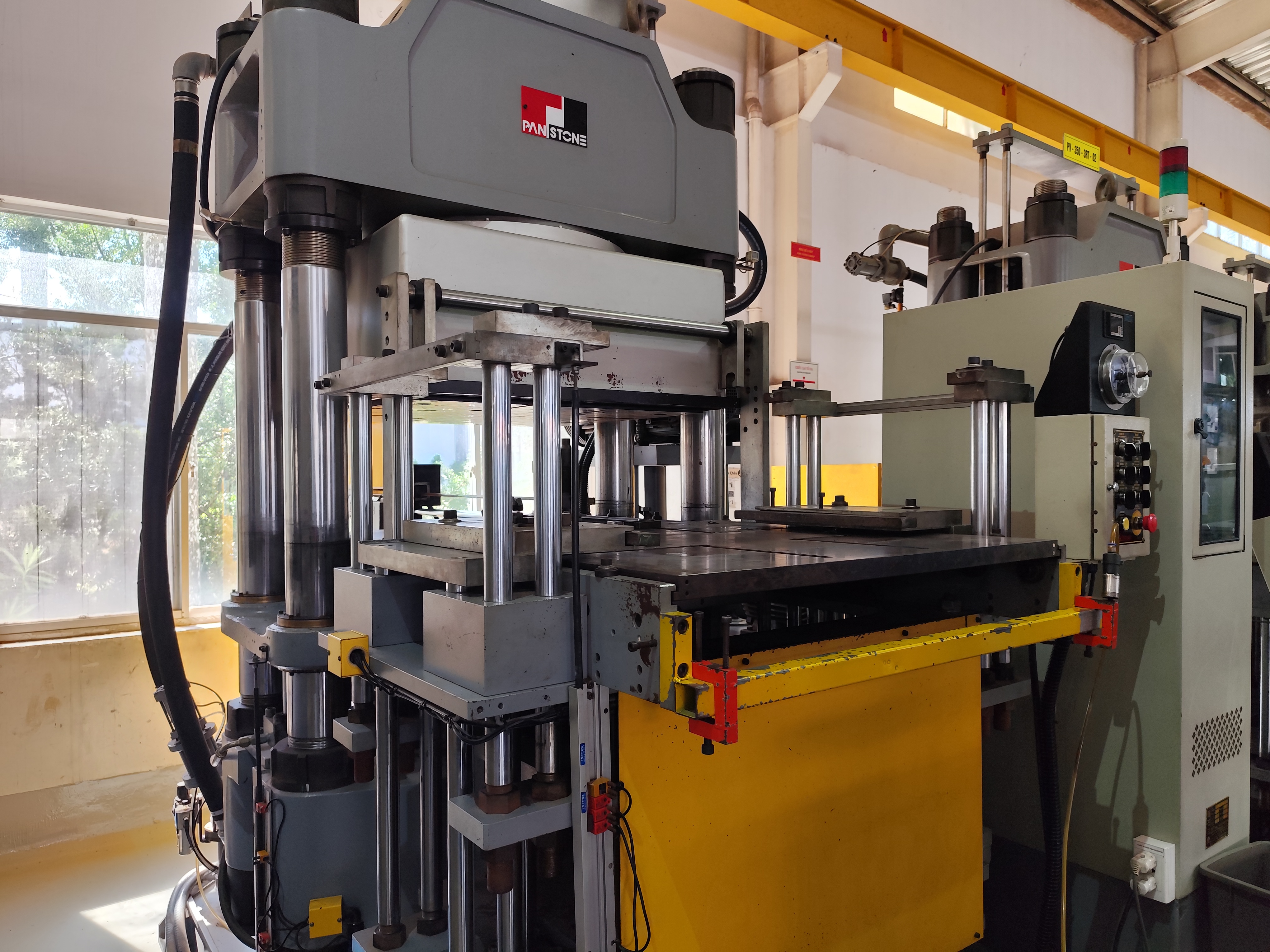 hydraulic pressing machine (3).jpg